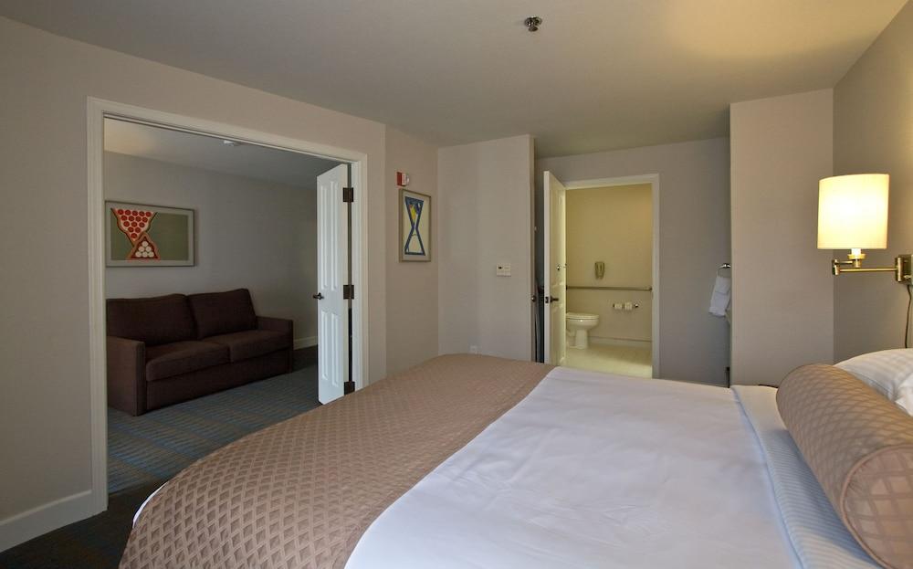 Ashland Hills Hotel&Suites Exterior foto