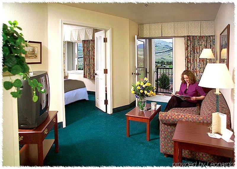Ashland Hills Hotel&Suites Zimmer foto