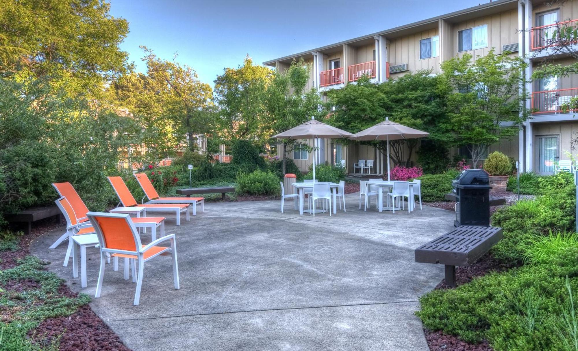 Ashland Hills Hotel&Suites Exterior foto