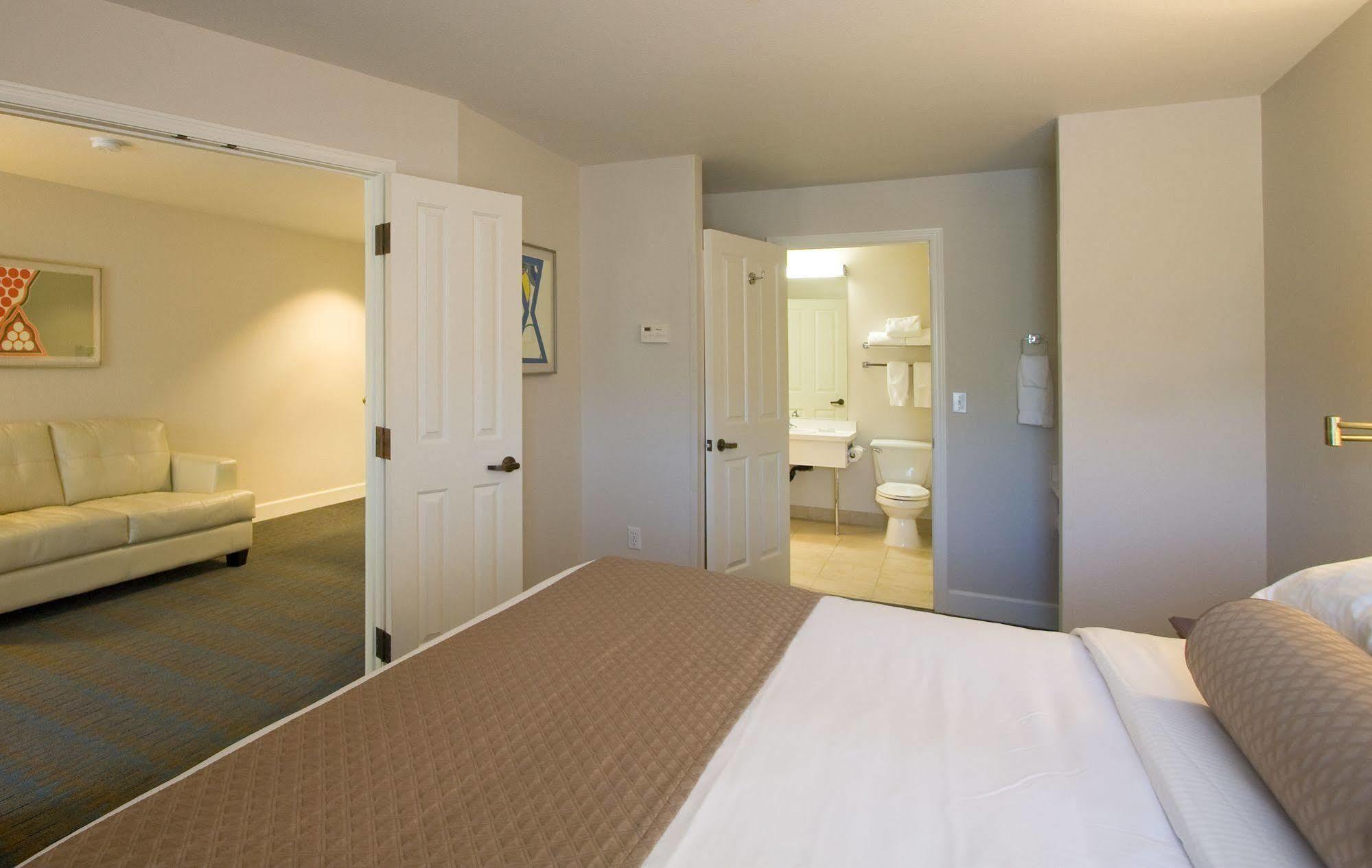 Ashland Hills Hotel&Suites Exterior foto