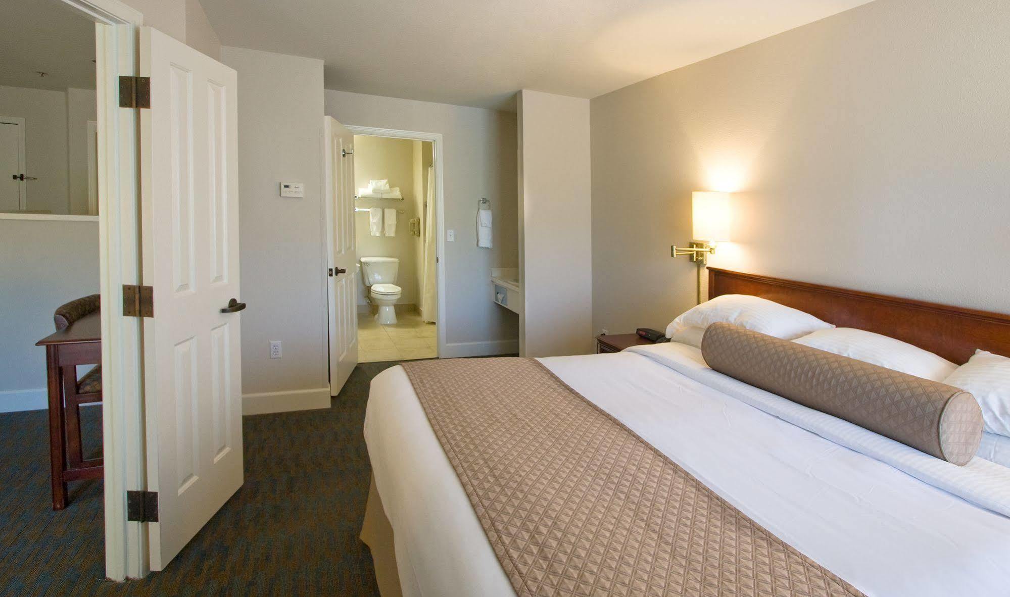Ashland Hills Hotel&Suites Exterior foto